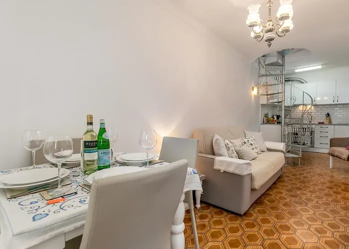 Typical Fisherman's With Amazing Sea Views! 度假居 *