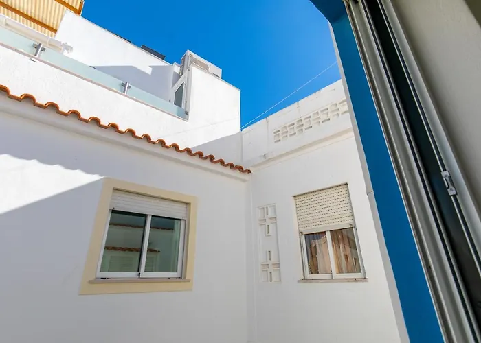 Typical Fisherman's With Amazing Sea Views!