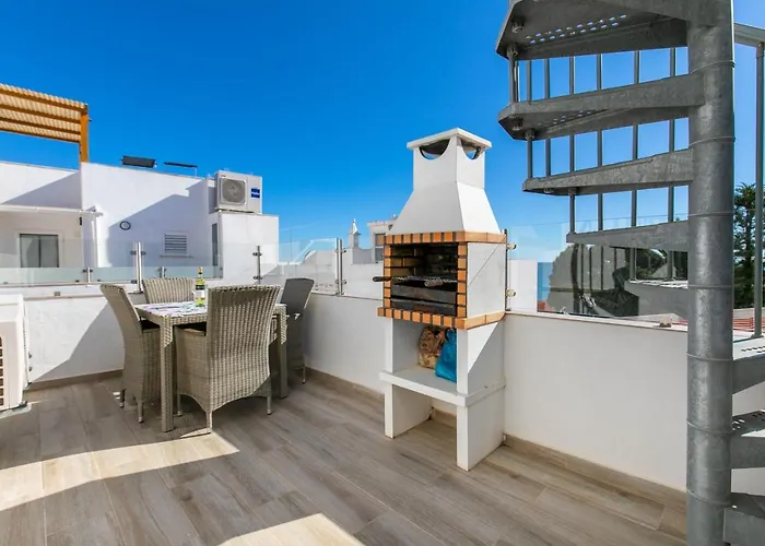 Typical Fisherman's With Amazing Sea Views! *