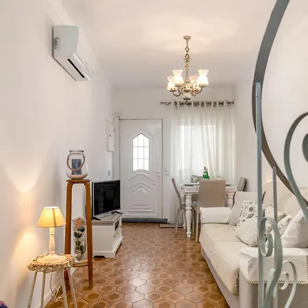 Typical Fisherman's With Amazing Sea Views!